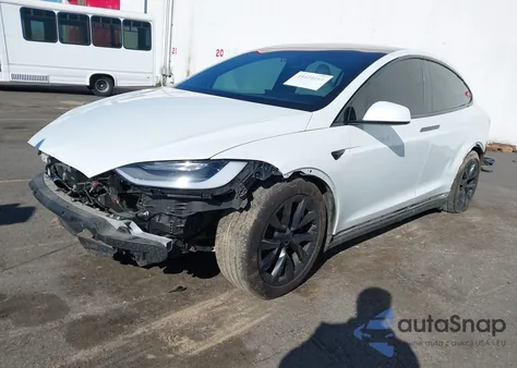 2022 Tesla Model X Dual Motor All-Wheel Drive z USA, uszkodzony, nr VIN 7SAXCBE50NF362668